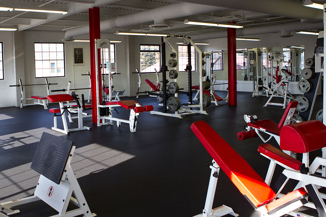 Machines gym Springville Health Fitness